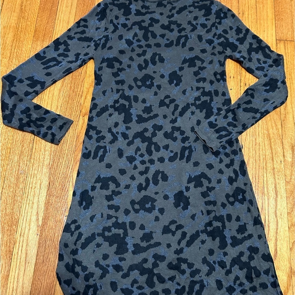John and Jenn Soft Camouflage Knit Sweater Dress Size Medium - Picture 7 of 7